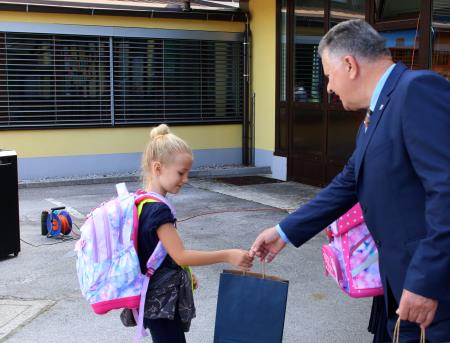 SPREJEM PRVOŠOLČKOV CERKNICA 17 FOTO LJUBO VUKELIČ